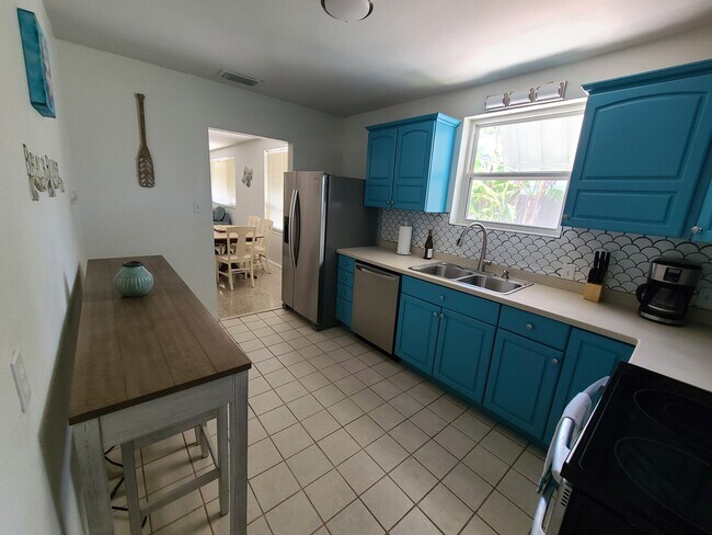 Building Photo - 280 46th Ave