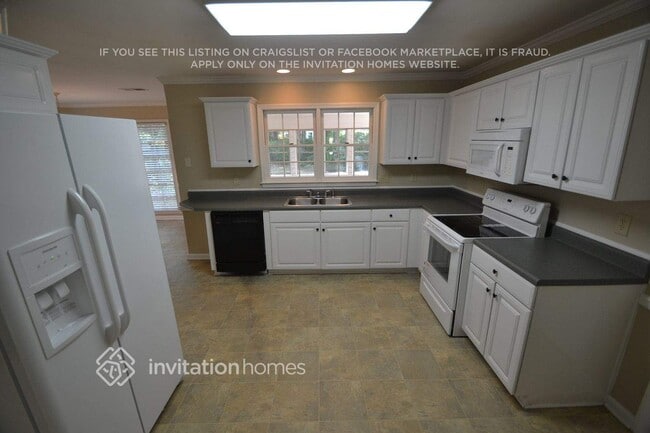 Foto del edificio - 613 Dahlia Way