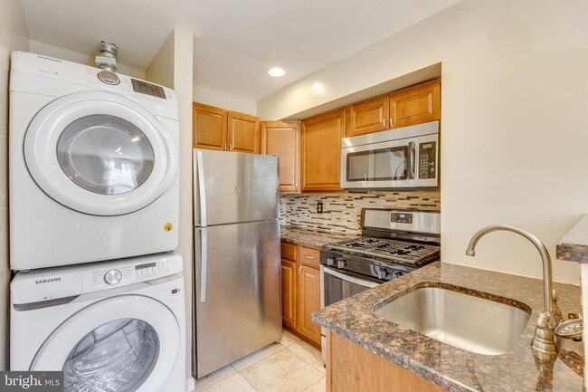 Building Photo - 662 N 33rd St