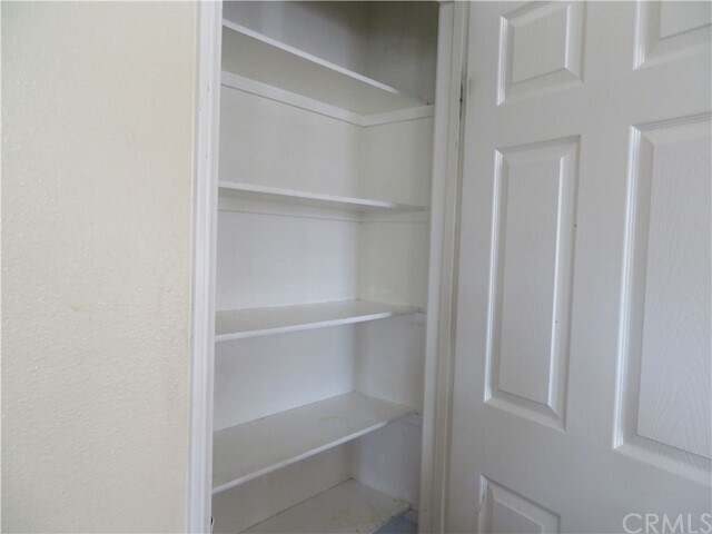 Foto del edificio - 15559 Darlene Ln