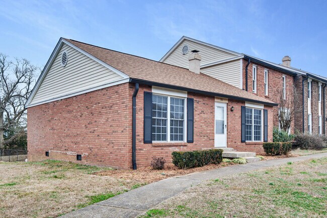 Building Photo - 330 Huntington Ridge Dr