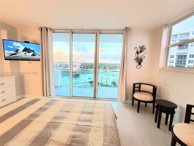 Foto del edificio - 3001 S Ocean Dr