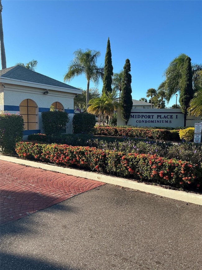 Foto del edificio - 1530 SE Royal Green Cir