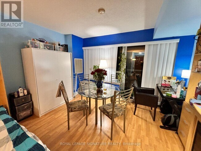 Photo du bâtiment - 19 Avondale Ave