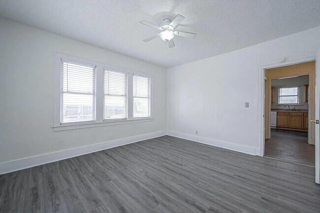 Foto del edificio - 1232 NE 16th St