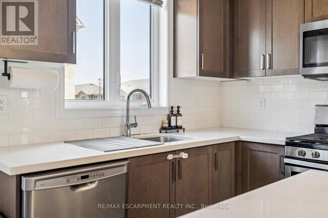 Photo du bâtiment - 1890 Rymal Rd E