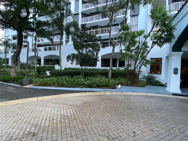 Foto del edificio - 3640 Yacht Club Dr