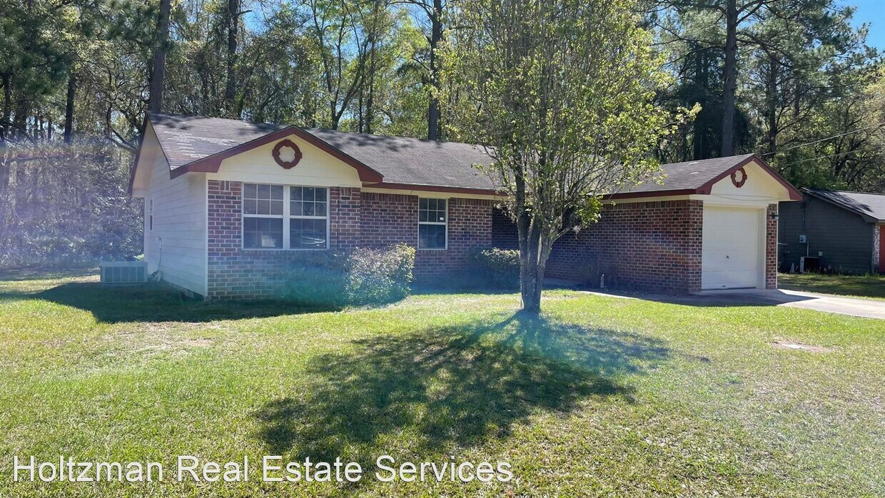 3 br, 2 bath House 52 Bass Road House Rental in Allenhurst, GA