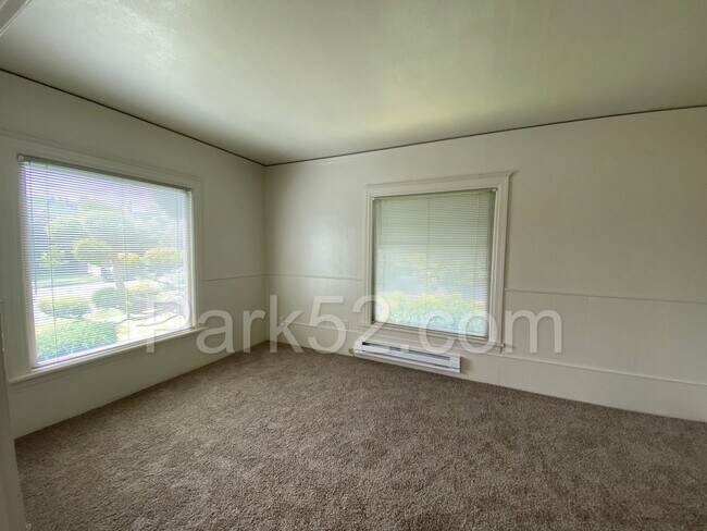 Foto del edificio - Beautiful 4 Bedroom in North Tacoma!