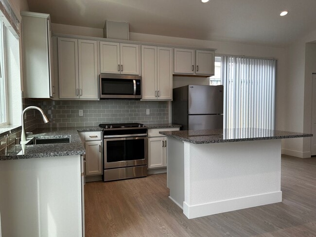 Building Photo - 1 BED 1 BATH ADU