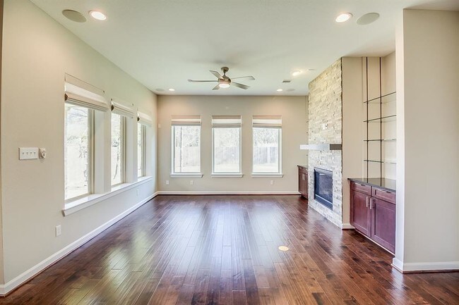 Foto del edificio - 17106 Rainier Creek Dr