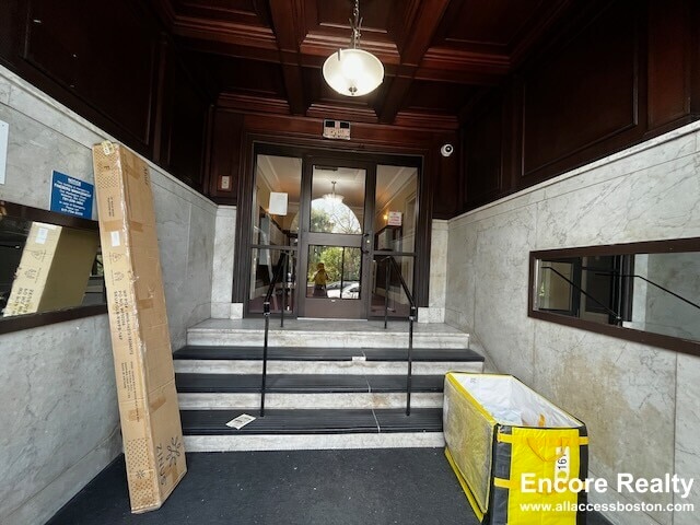 Building Photo - 1191 Boylston St