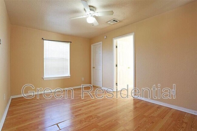 Foto del edificio - 700 N Shirley St