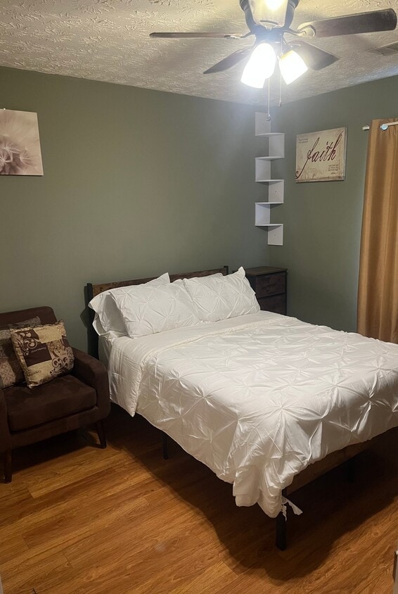 Photo - 180 Pebble Brooke Ct (Covington, GA)