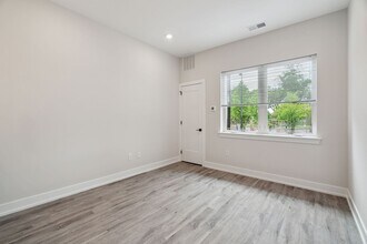 Interior Photo - Sparrow House