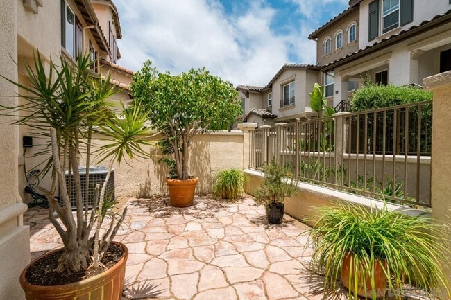 Foto del edificio - Beautifully maintained town home in the sought after community of Ravenna at 4S Ranch!