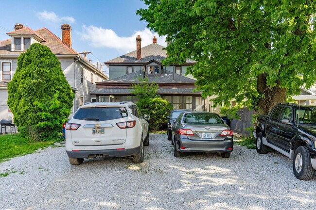 Building Photo - 25 E Blake Ave