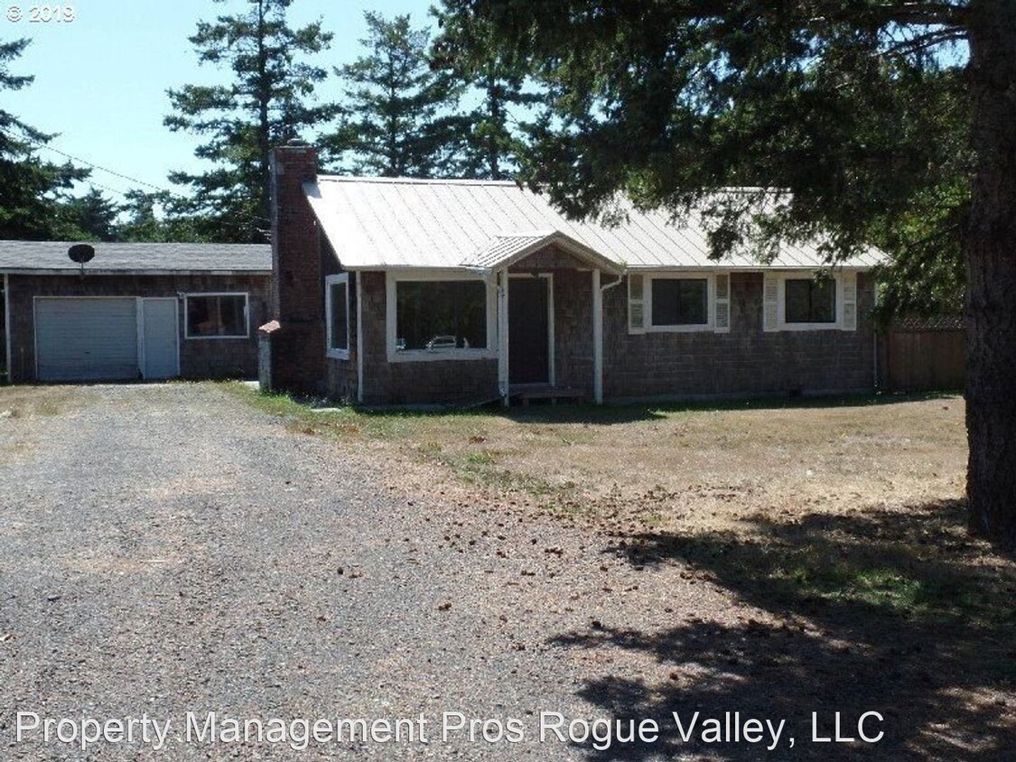 Primary Photo - 3 br, 1 bath House - 627 12th Street