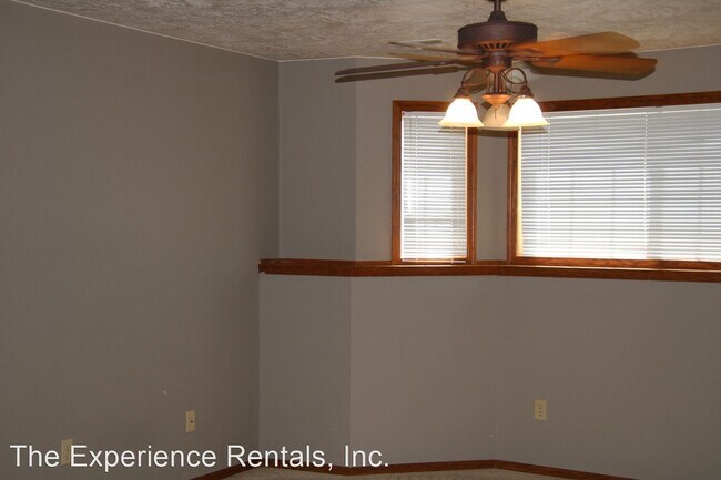 Building Photo - 4 br, 2 bath House - 5606 W. 58th St