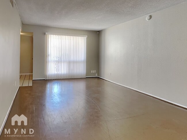 Foto del edificio - 8343 N 59th Dr