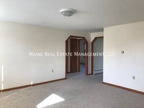 Building Photo - 33 Burleigh Rd