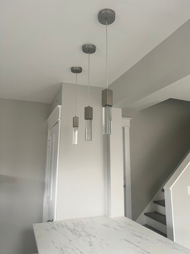 Building Photo - 3825 Zinsle Ave