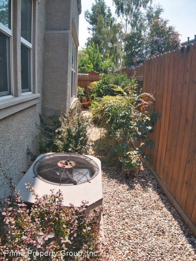 Building Photo - 3 br, 2.5 bath House - 53 Seraspi Ct.