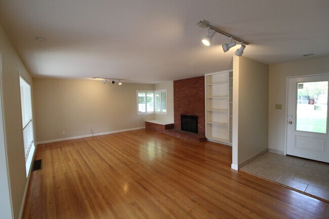 Foto del edificio - Concord/ Walnut Creek Border! 2172 sq ft h...