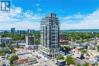 Building Photo - 2007 James St