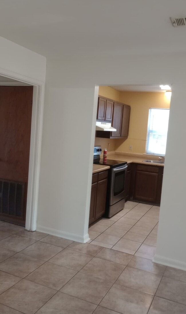 Building Photo - 7733 Bles Ave