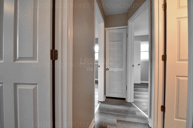 Foto del edificio - 9002 Whippoorwill Rd