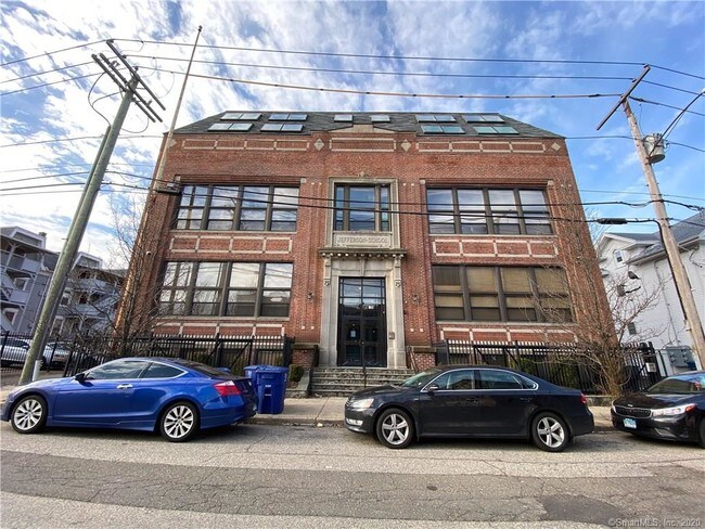 Building Photo - 325 Myrtle Ave
