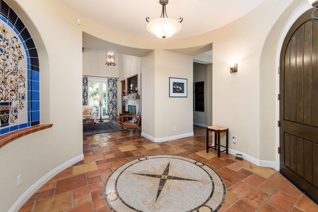 Building Photo - Beautiful single story home in The Lakes