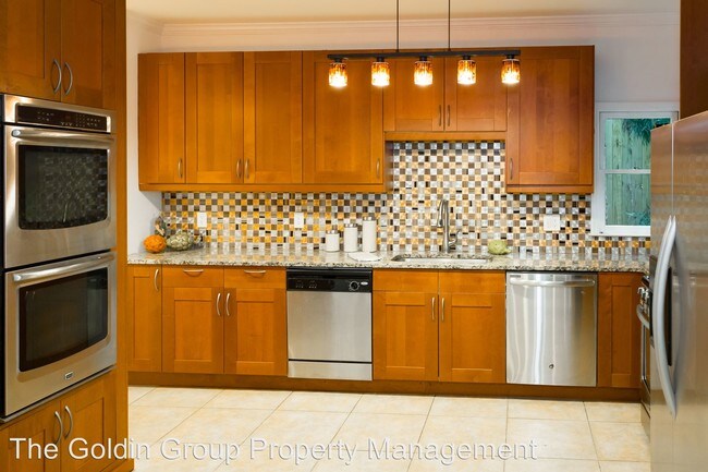 Building Photo - 6 br, 4.5 bath House - 1269 Wildcliff Parkway