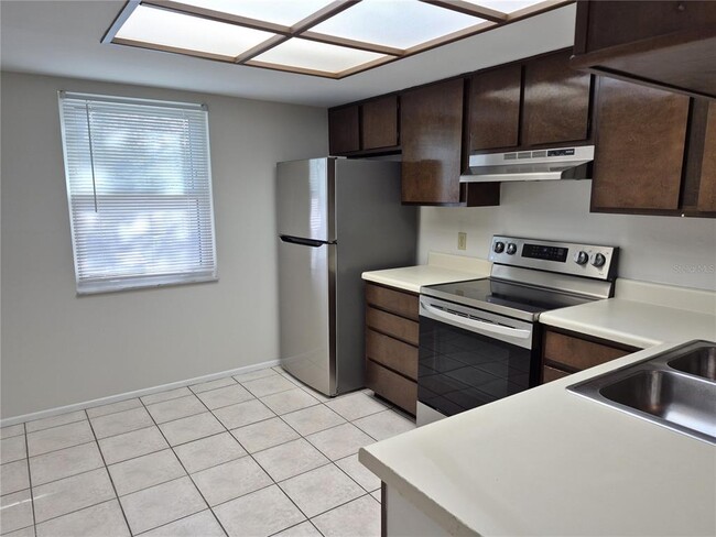 Foto del edificio - 114 Meadow Ln