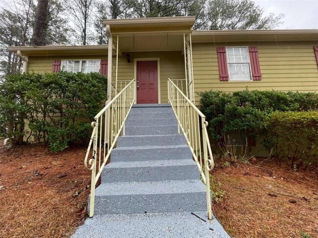 Building Photo - 2596 Woodland Dr NW