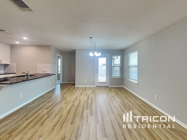 Building Photo - 12920 Dwight Eisenhower St