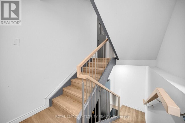 Building Photo - 135 Sweetland Ave