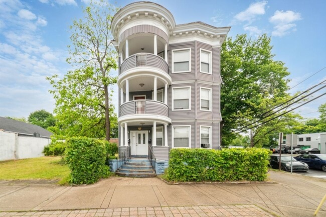 Building Photo - 705 Dixwell Ave