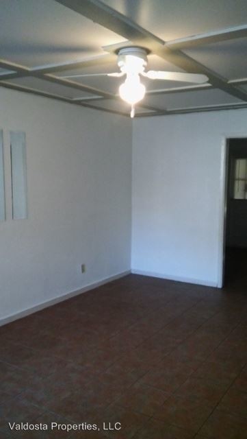 Building Photo - 2 br, 1 bath Apartment - 203 E. Moore Street