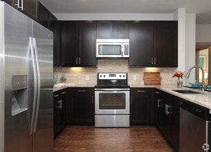 Building Photo - 28501 Birnham Woods Dr