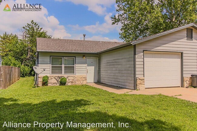 4 Br 2 Bath House 2532 Brockman St House For Rent In Manhattan Ks Apartments Com