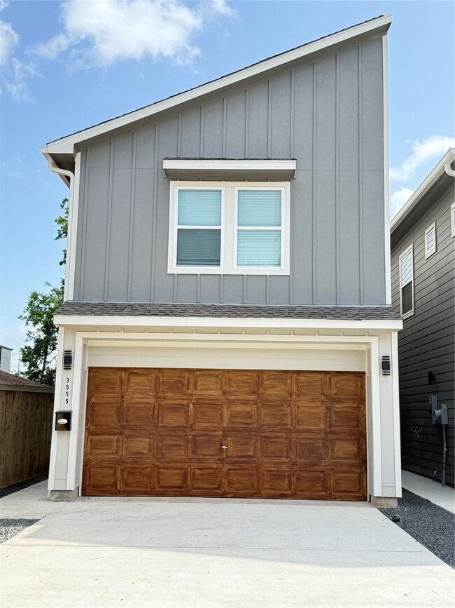 Building Photo - 3555 Noah St