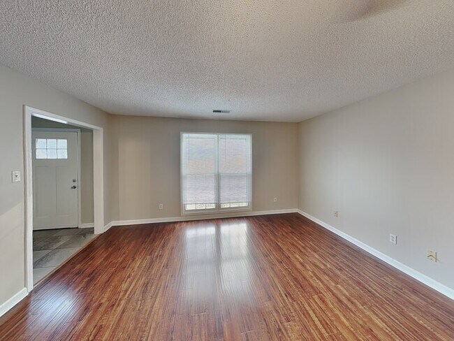 Foto del edificio - 1017 Hawkview Dr