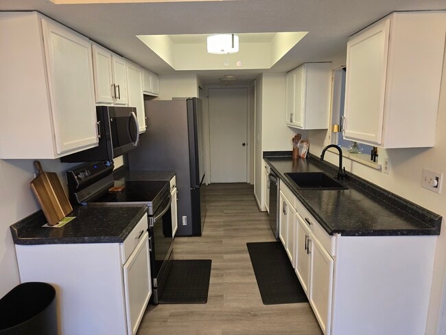 Foto del edificio - 2059 Foxknoll Dr