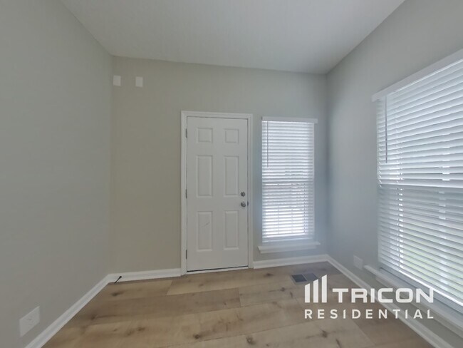 Foto del edificio - 1208 Holt Hills Ct