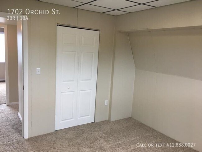 Building Photo - 3 bedroom 1 bath Lincoln Place! Winter Spe...