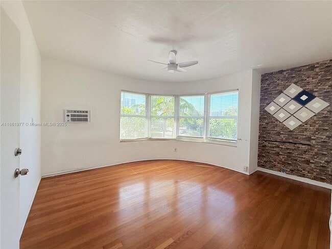 Building Photo - 315 W 28th St
