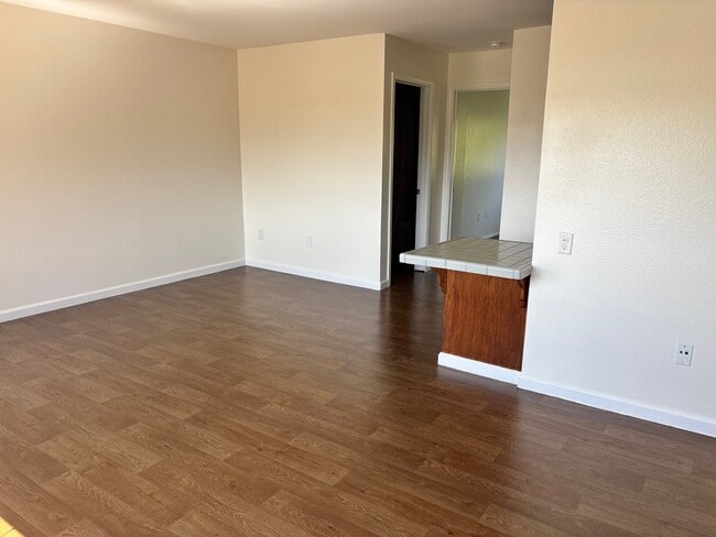 Foto del edificio - 410 E Fallbrook St