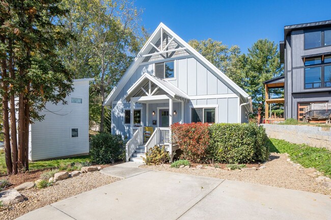 Foto del edificio - Charming West Asheville Greenbuilt, Unfurn...